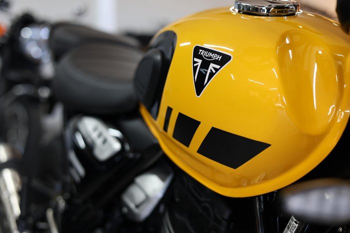 2025 Triumph Scrambler 400 XC Scrambler Yellow