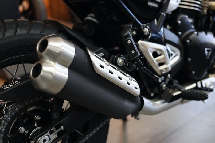 2025 Triumph Scrambler 400 XC Scrambler Yellow