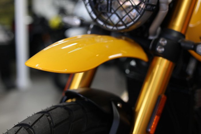 2025 Triumph Scrambler 400 XC Scrambler Yellow