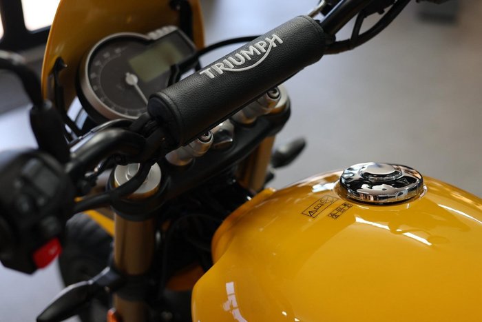 2025 Triumph Scrambler 400 XC Scrambler Yellow
