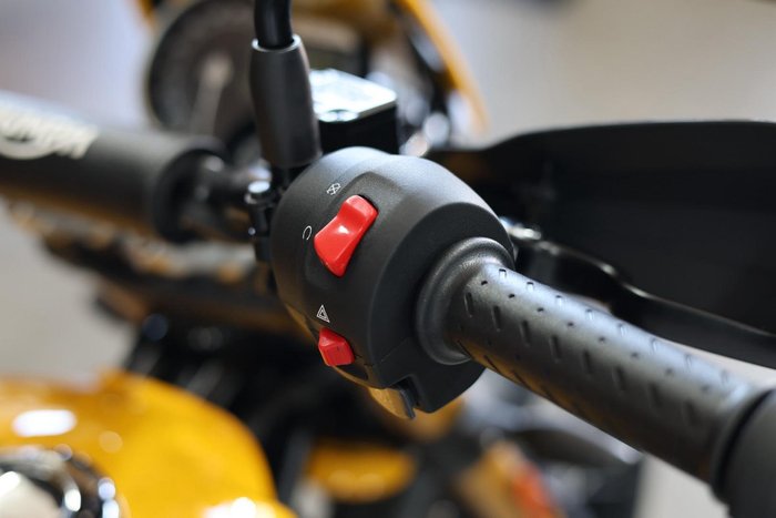 2025 Triumph Scrambler 400 XC Scrambler Yellow