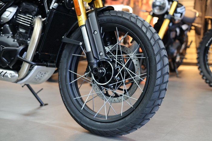 2025 Triumph Scrambler 400 XC Scrambler Yellow