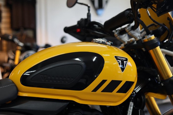 2025 Triumph Scrambler 400 XC Scrambler Yellow