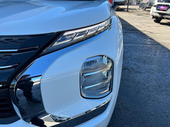 2022 Mitsubishi Outlander ES ZM MY22.5 White