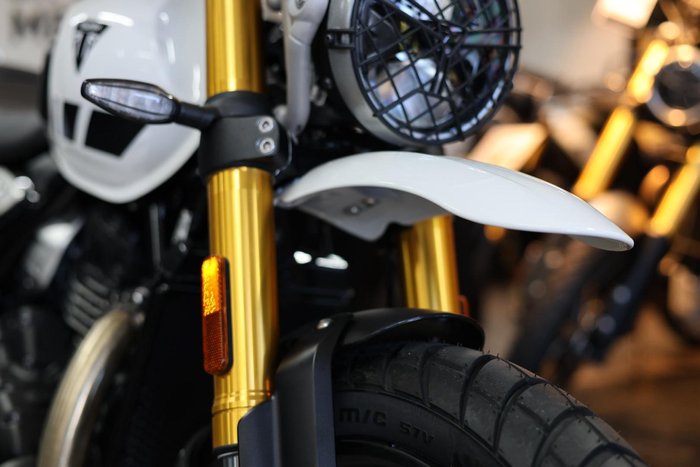 2025 Triumph Scrambler 400 XC Scrambler White