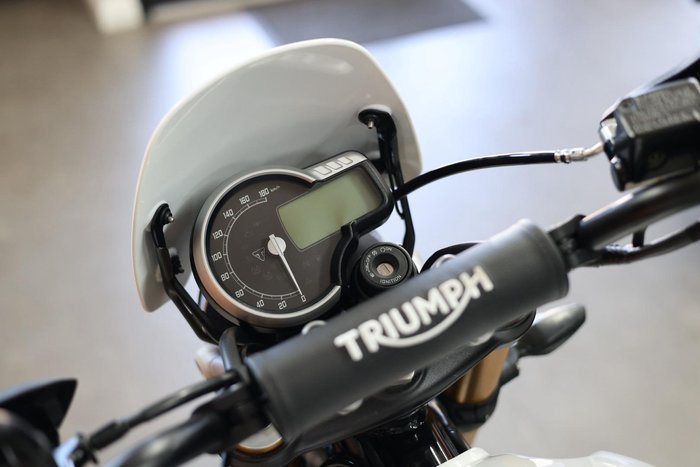 2025 Triumph Scrambler 400 XC Scrambler White