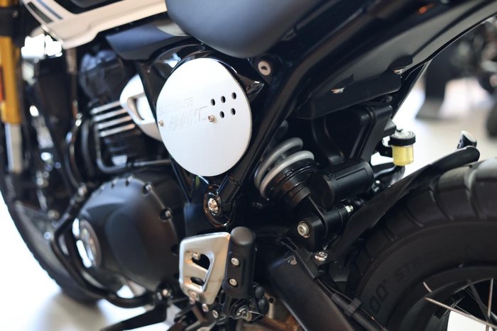 2025 Triumph Scrambler 400 XC Scrambler White