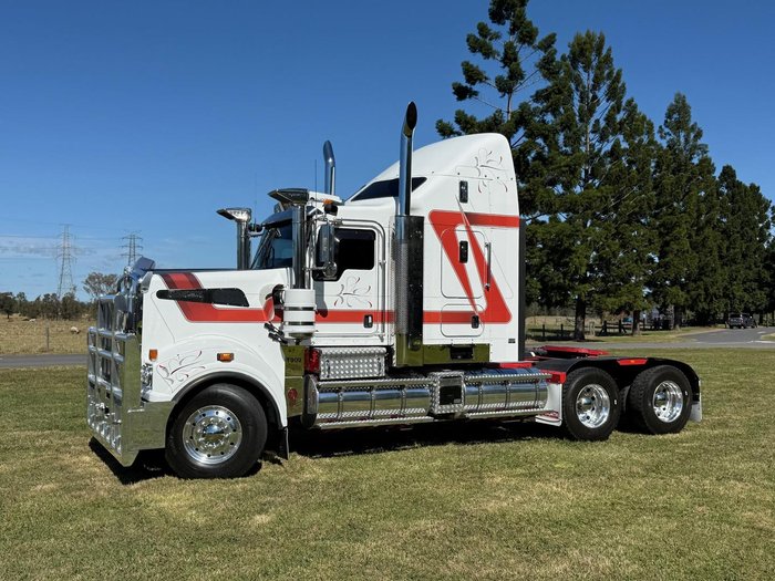 2017 Kenworth T909 140t - AUTO TRANS WHITE