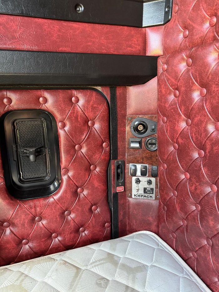 2017 Kenworth T909 140t - AUTO TRANS WHITE