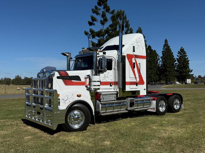 2017 Kenworth T909 140t - AUTO TRANS WHITE