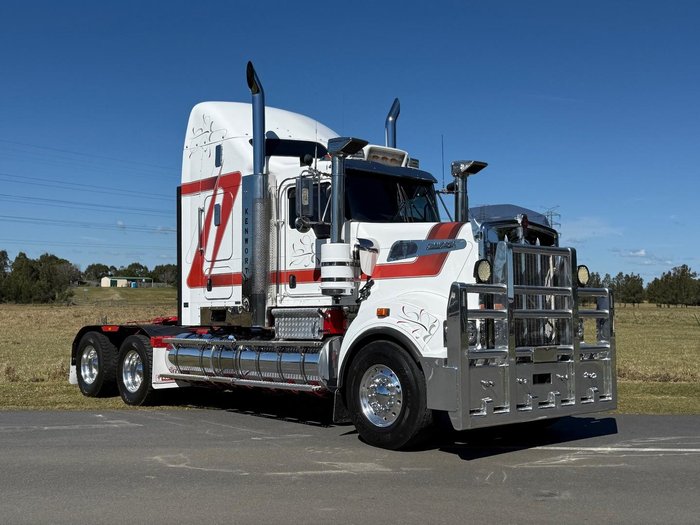 2017 Kenworth T909 140t - AUTO TRANS WHITE