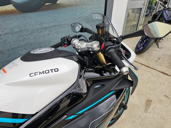 2023 CFMOTO 450 SR ABS