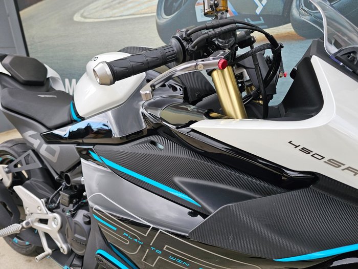2023 CFMOTO 450 SR ABS