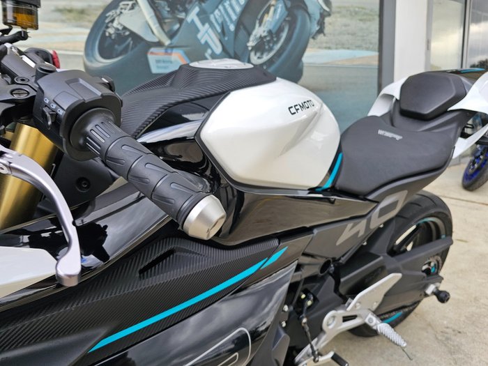 2023 CFMOTO 450 SR ABS