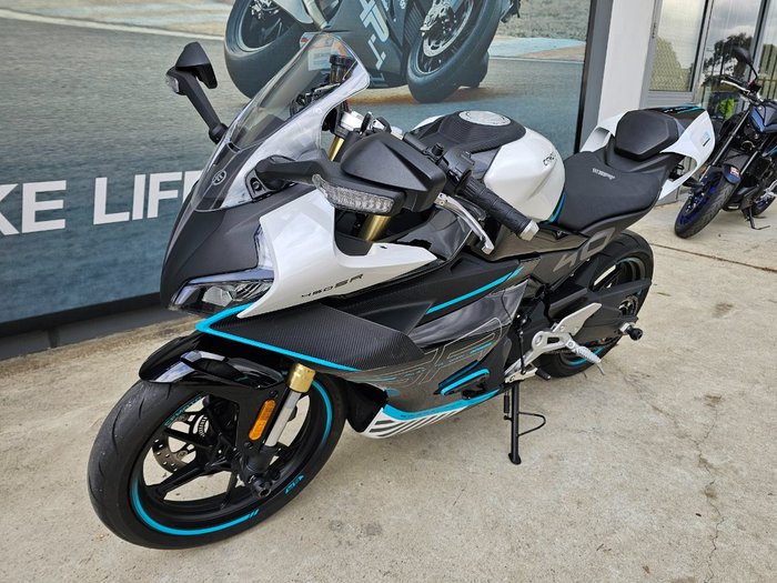 2023 CFMOTO 450 SR ABS