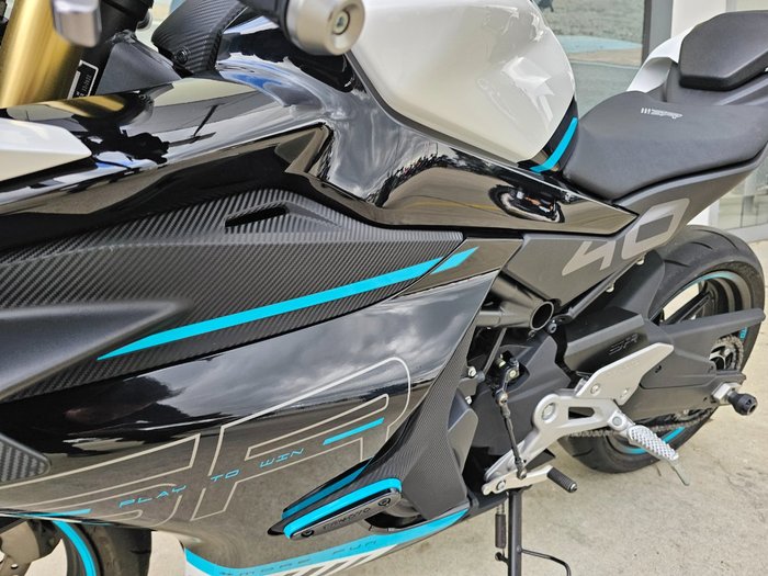 2023 CFMOTO 450 SR ABS