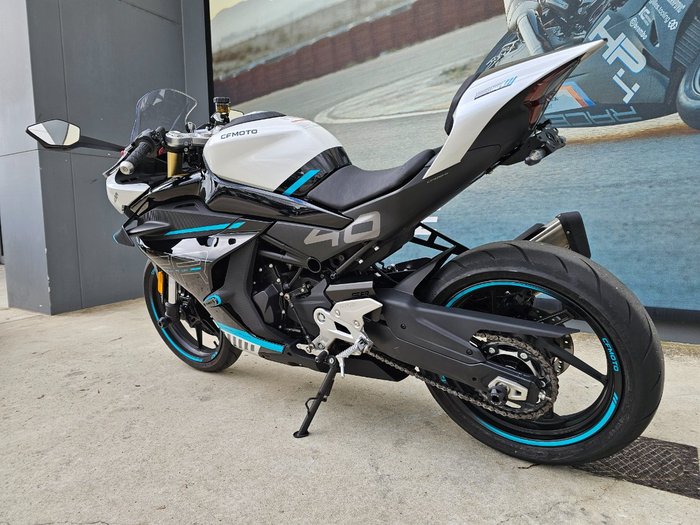 2023 CFMOTO 450 SR ABS