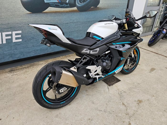 2023 CFMOTO 450 SR ABS