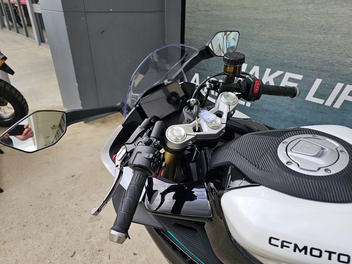 2023 CFMOTO 450 SR ABS
