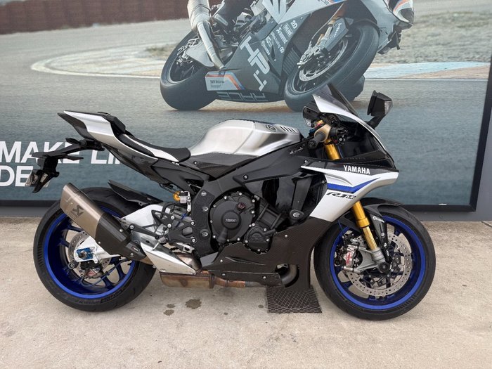 2019 Yamaha YZF-R1 M Black