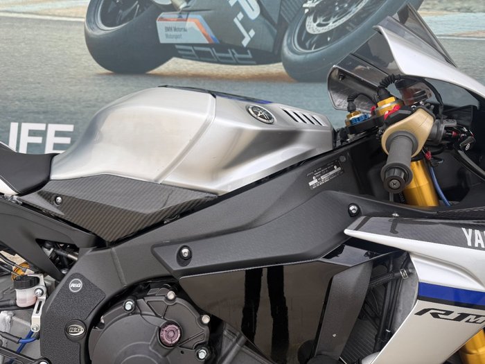 2019 Yamaha YZF-R1 M Black