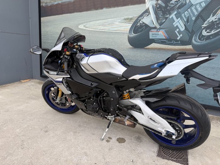 2019 Yamaha YZF-R1 M Black