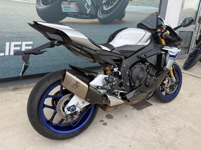 2019 Yamaha YZF-R1 M Black