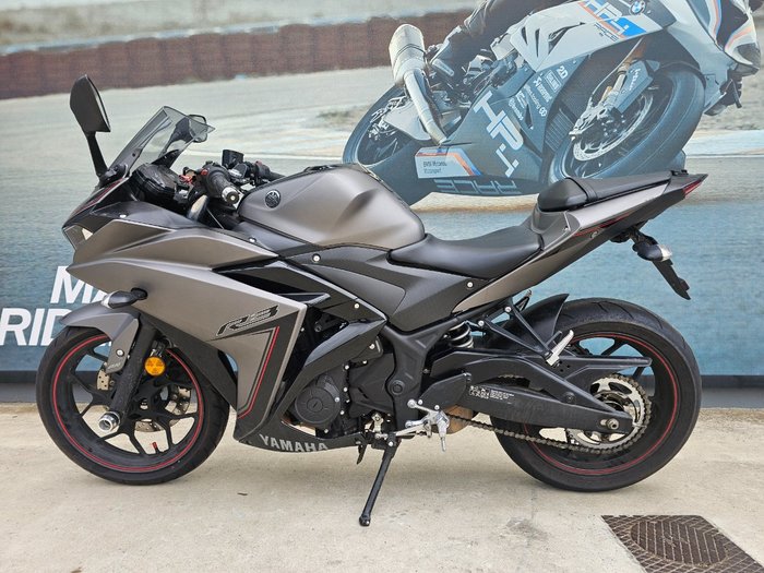 2015 Yamaha YZF-R3 GREY