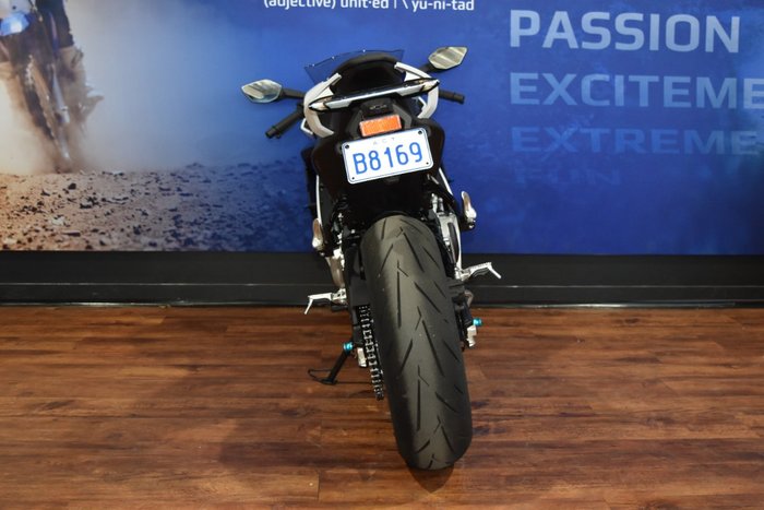 2025 CFMOTO 675 SR-R White