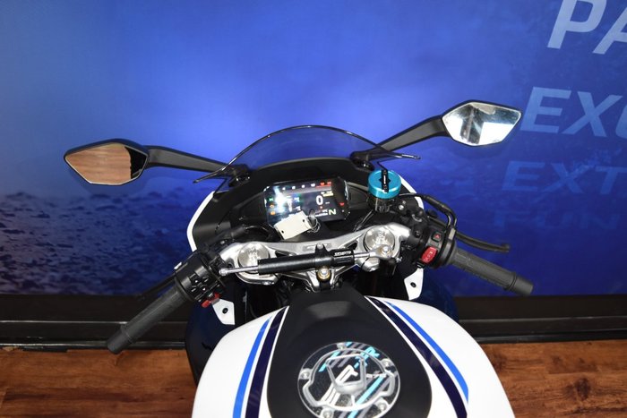 2025 CFMOTO 675 SR-R White
