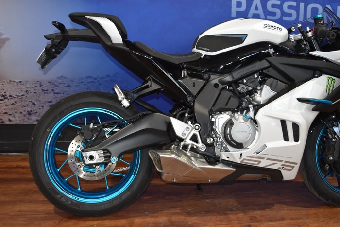 2025 CFMOTO 675 SR-R White