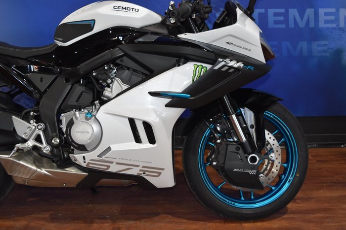 2025 CFMOTO 675 SR-R White