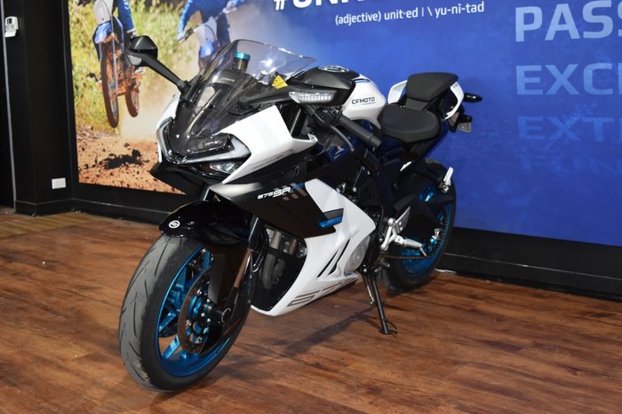 2025 CFMOTO 675 SR-R White