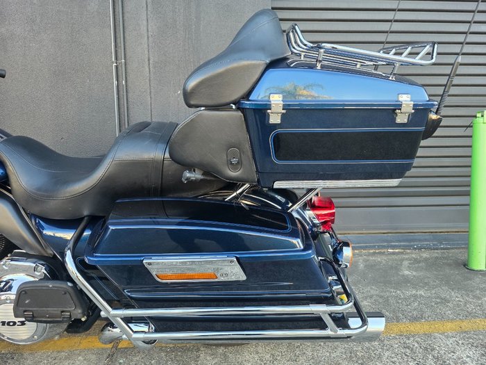 2013 HARLEY-DAVIDSON FLHTCU U/C ELECTRA GLIDE BLUE