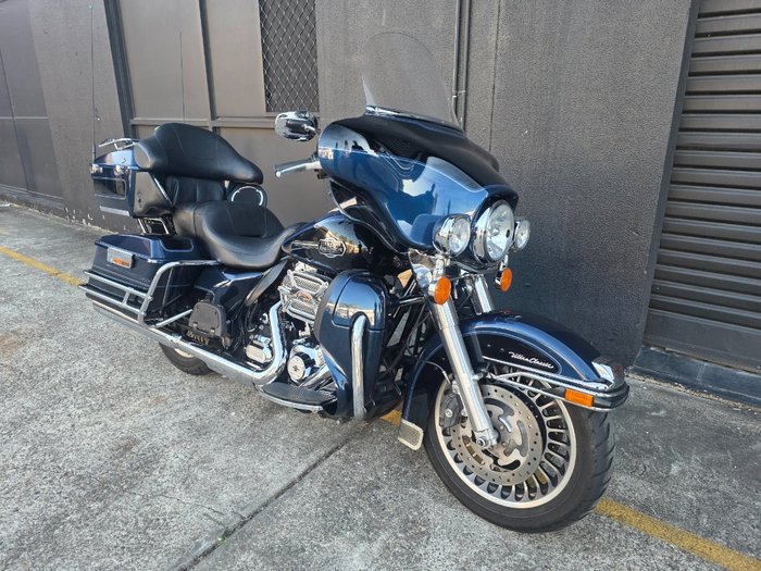 2013 HARLEY-DAVIDSON FLHTCU U/C ELECTRA GLIDE BLUE