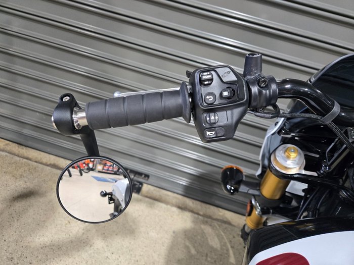 2025 INDIAN SCOUT 101 LIMITED GHOST WHITE METALLIC