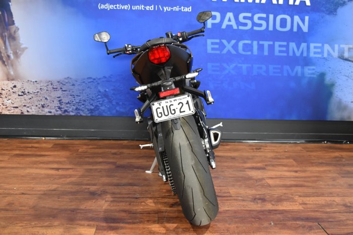 2023 TRIUMPH STREET TRIPLE RS Silver