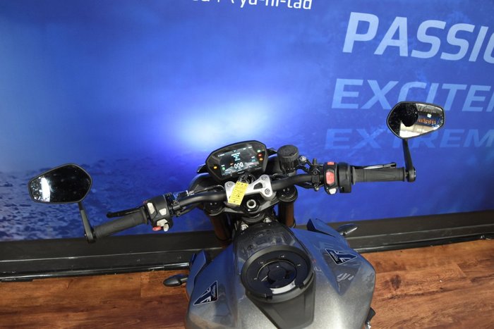 2023 TRIUMPH STREET TRIPLE RS Silver