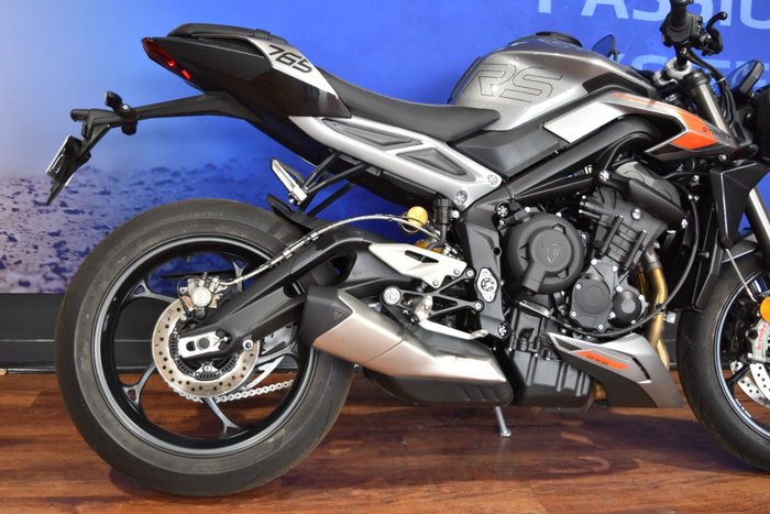 2023 TRIUMPH STREET TRIPLE RS Silver