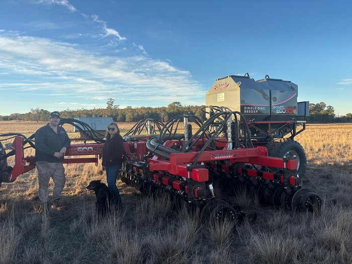 0 SERAFIN ECOSOW 632 SINGLE DISC SEEDER WITH GASON BIN NEW RED