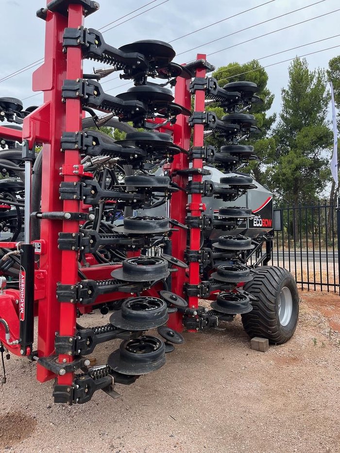 0 SERAFIN ECOSOW 632 SINGLE DISC SEEDER WITH GASON BIN NEW RED