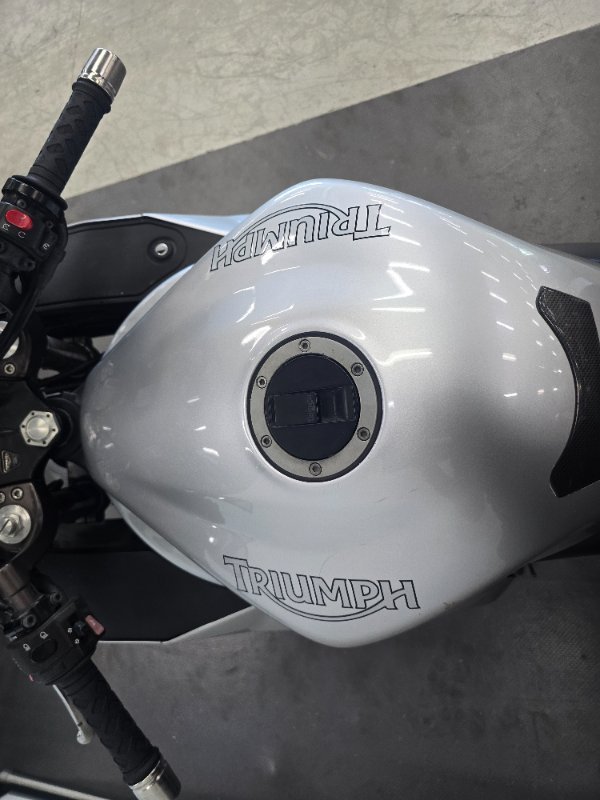 Triumph 2011 TRIUMPH 1050CC SPRINT GT SILVER
