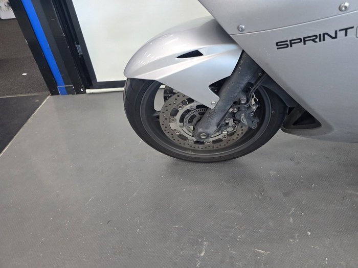 Triumph 2011 TRIUMPH 1050CC SPRINT GT SILVER
