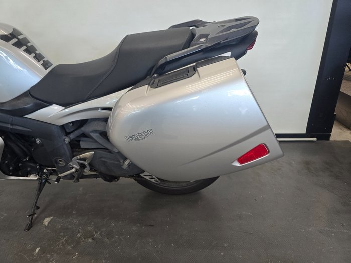 Triumph 2011 TRIUMPH 1050CC SPRINT GT SILVER