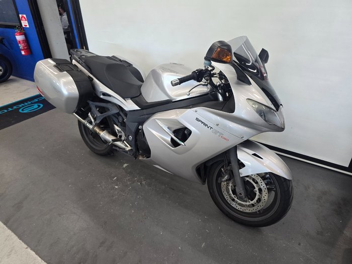 Triumph 2011 TRIUMPH 1050CC SPRINT GT SILVER