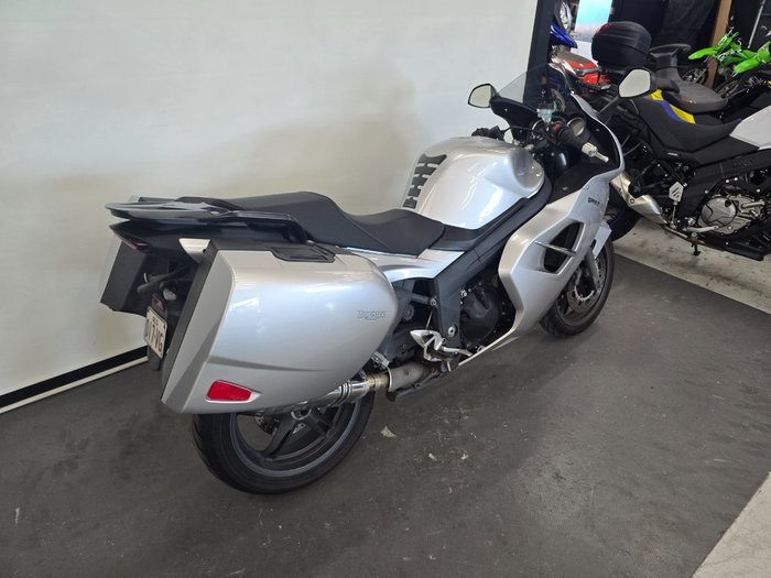 Triumph 2011 TRIUMPH 1050CC SPRINT GT SILVER