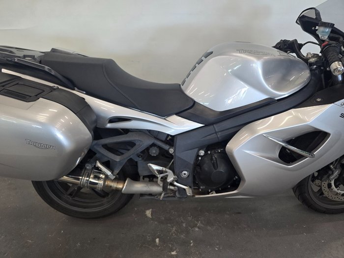 Triumph 2011 TRIUMPH 1050CC SPRINT GT SILVER