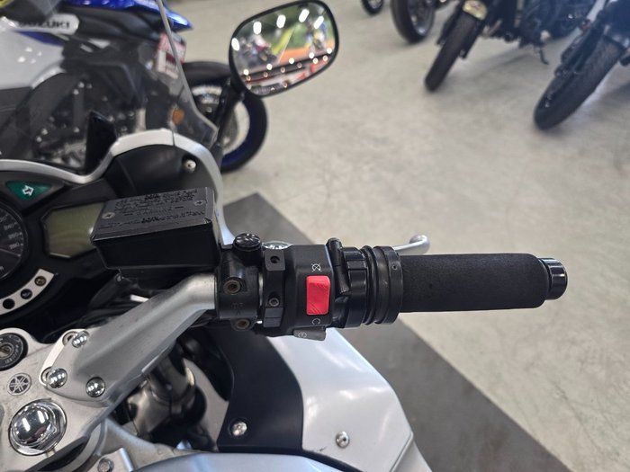 2002 Yamaha FJR1300 SILVER