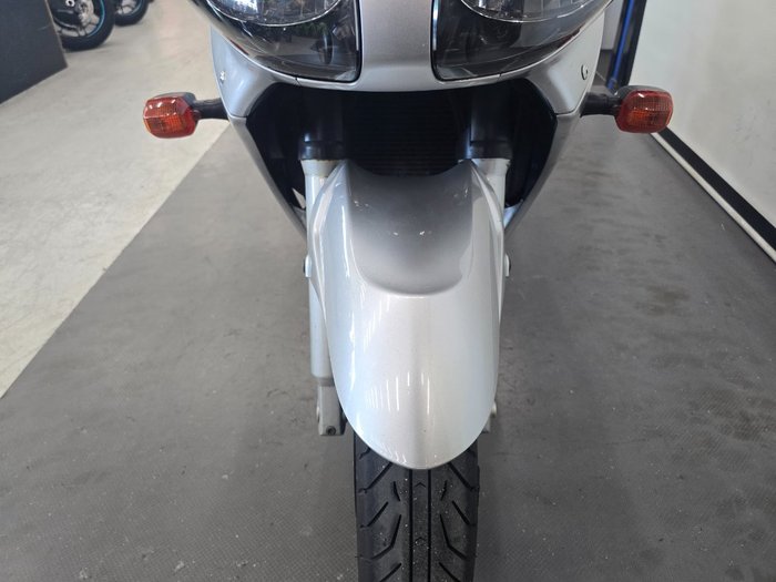 2002 Yamaha FJR1300 SILVER