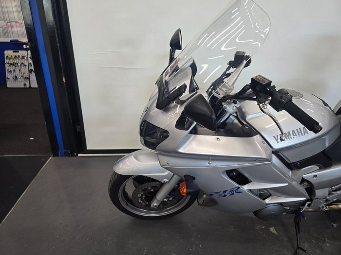 2002 Yamaha FJR1300 SILVER